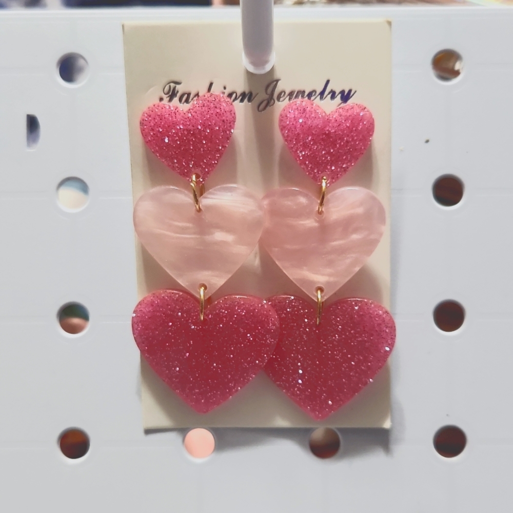 Glitter heart dangled earrings